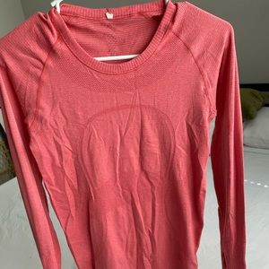 Lululemon long sleeve swiftly tech